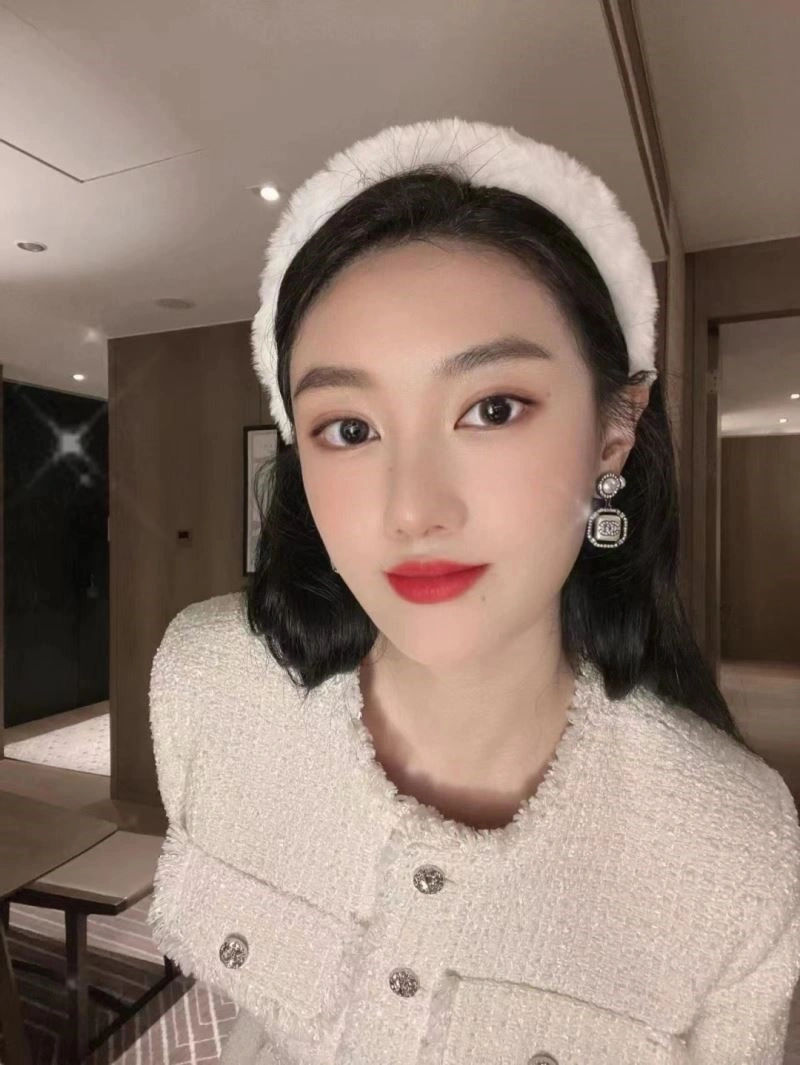 Chanel Earrings Comfortable 223828