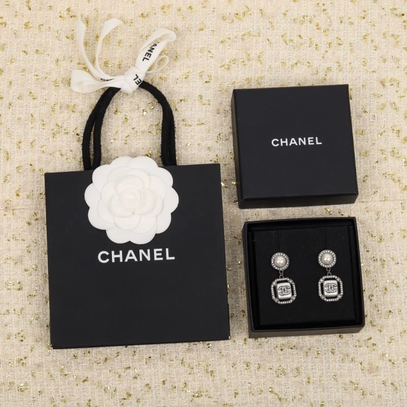 Chanel Earrings Breathable 223887
