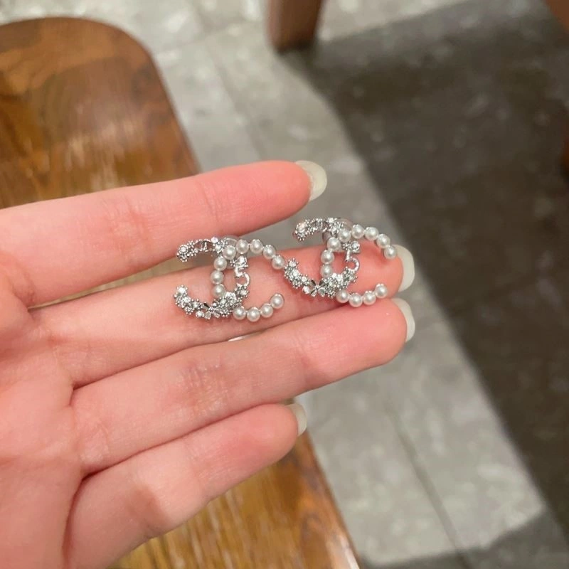 Chanel Earrings Trendsetting 223869
