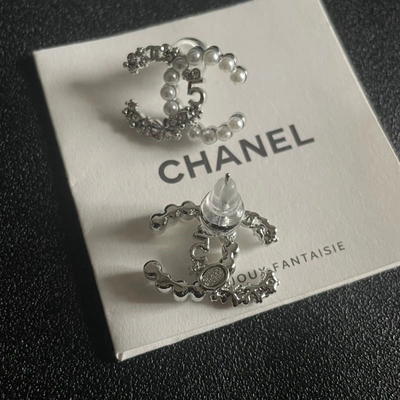 Chanel Earrings Trendsetting 223869