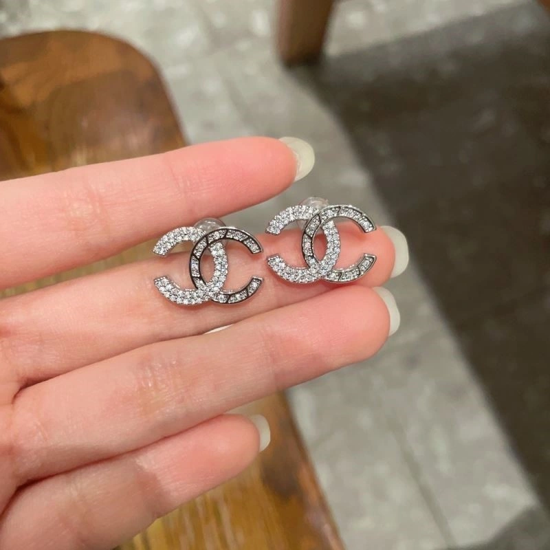 Comfortable Chanel Earrings 223812