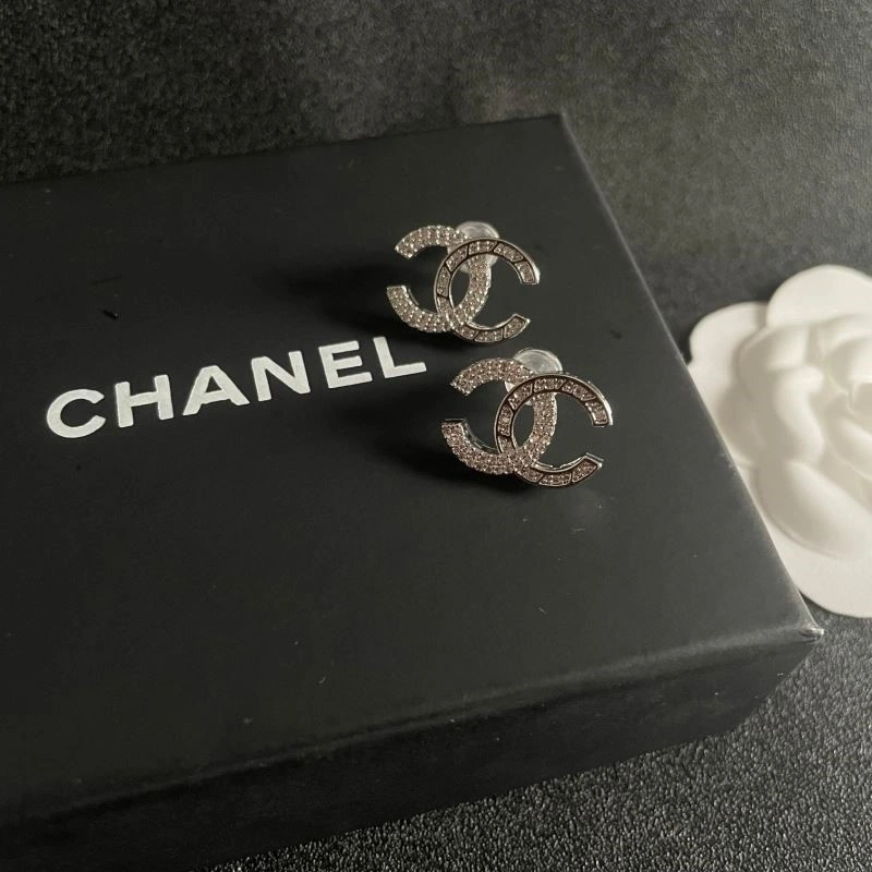 Comfortable Chanel Earrings 223812