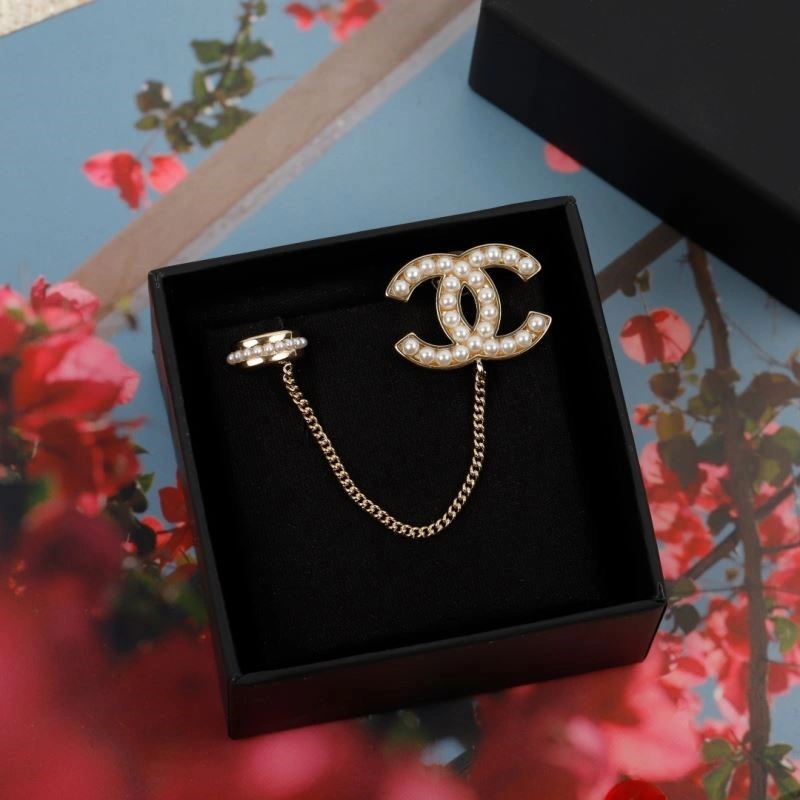 Chanel Earrings Sleek 223821