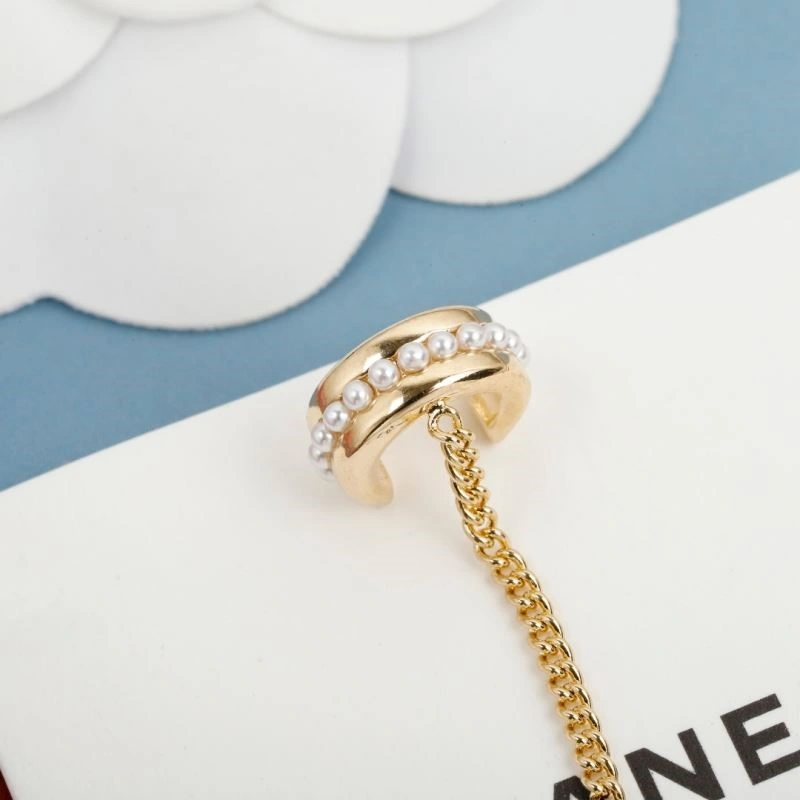 Chanel Earrings Sleek 223821
