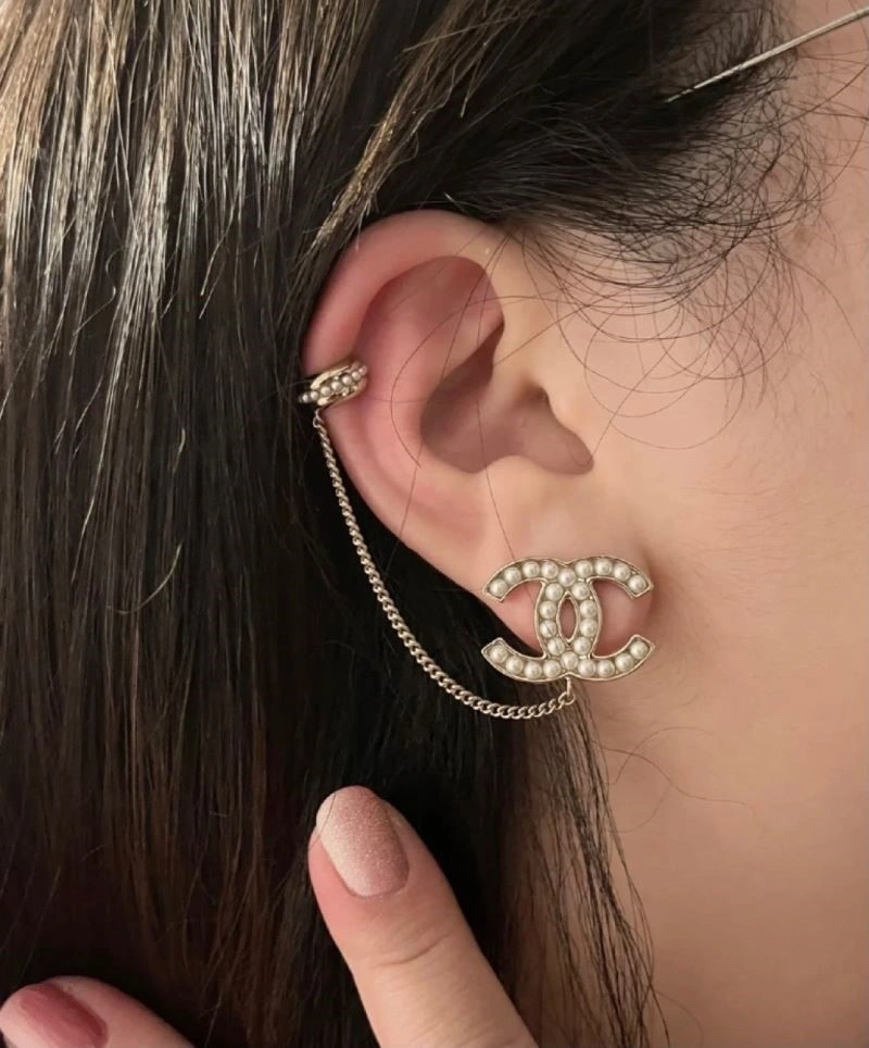 Chanel Earrings Sleek 223821