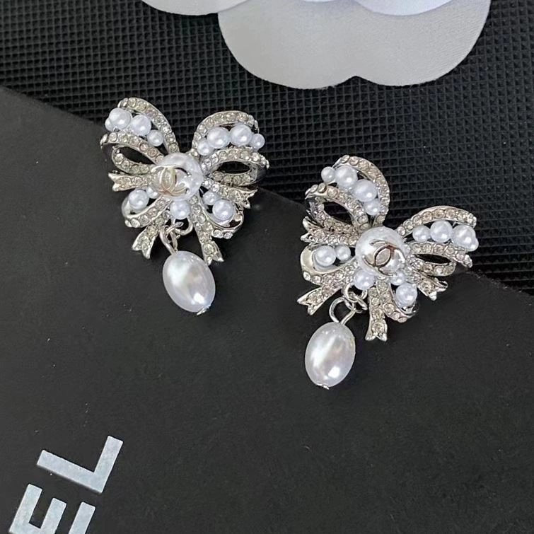 Popular Chanel Earrings 223795