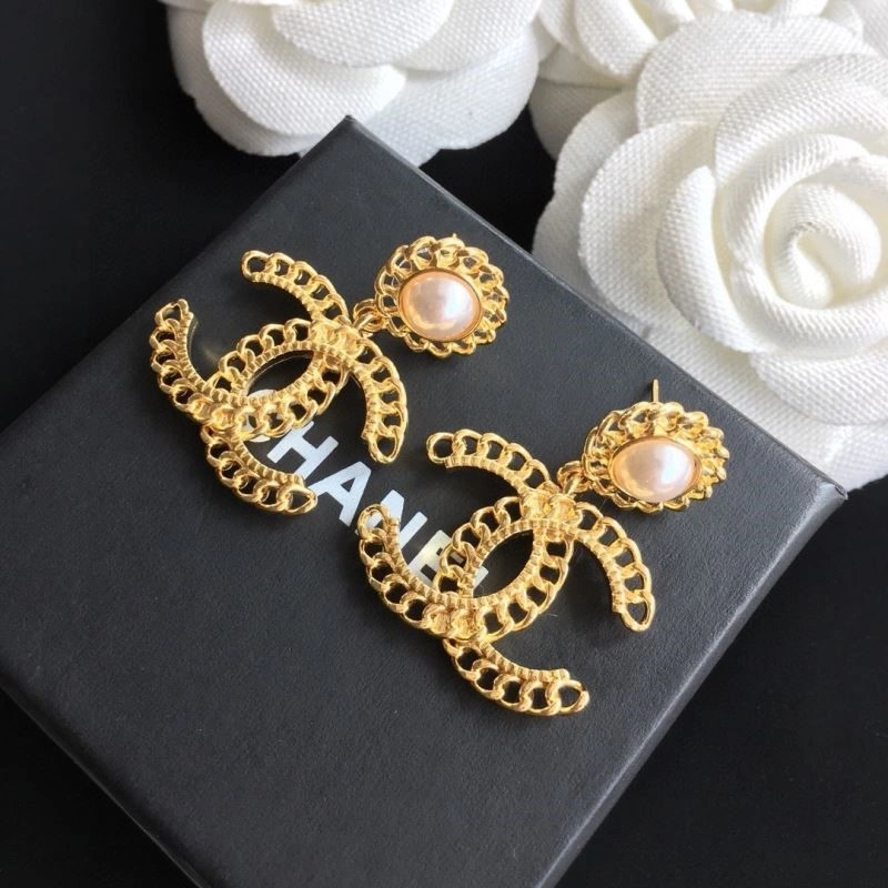 Sleek Chanel Earrings 223798