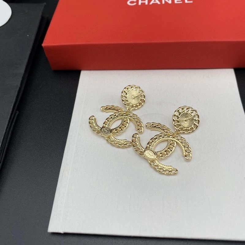 Sleek Chanel Earrings 223798