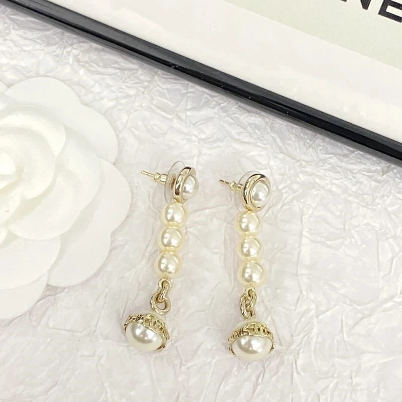 Chanel Earrings Breathable 223827