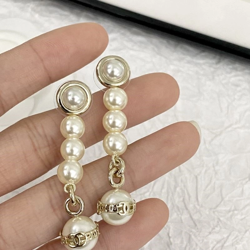 Chanel Earrings Breathable 223827