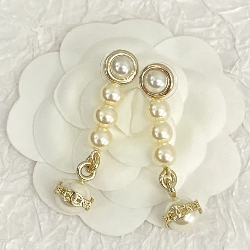 Chanel Earrings Breathable 223827