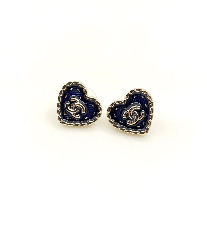 Chanel Earrings Compact 223779