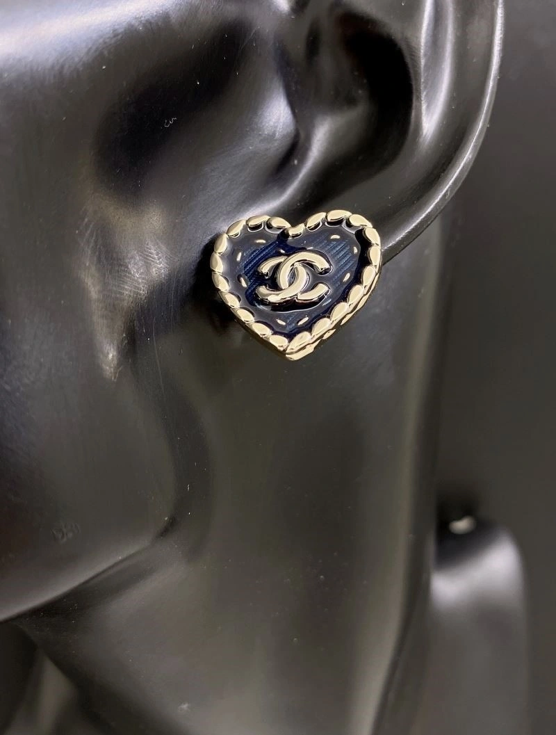 Chanel Earrings Compact 223779