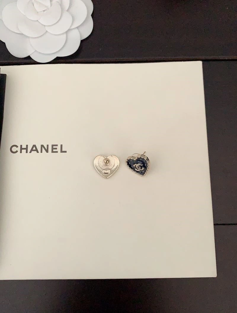 Chanel Earrings Compact 223779