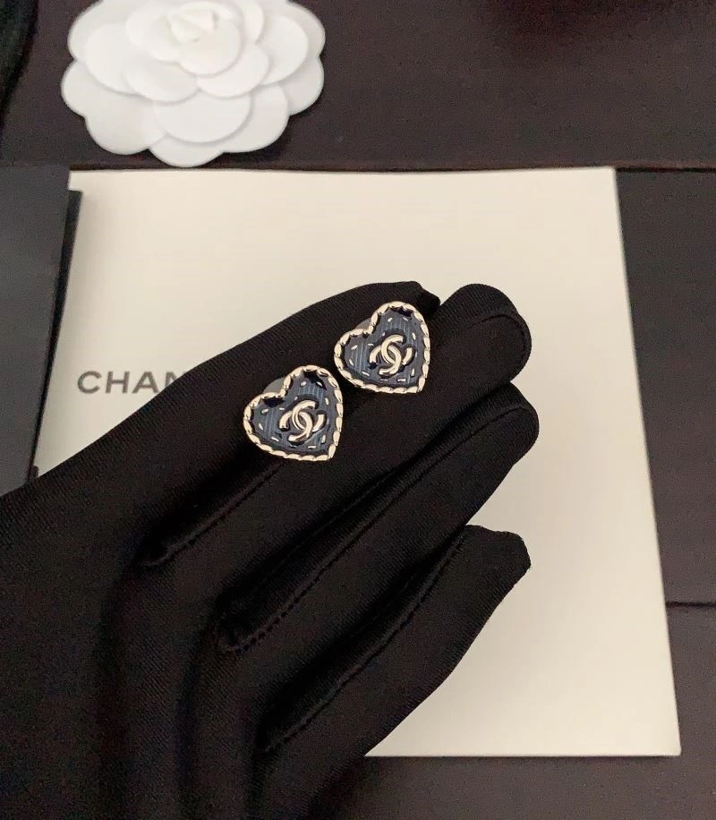 Chanel Earrings Compact 223779