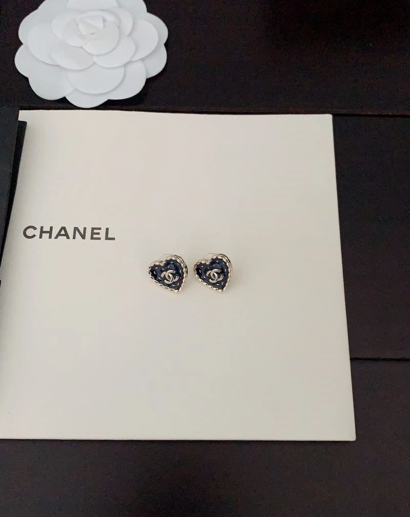 Chanel Earrings Compact 223779