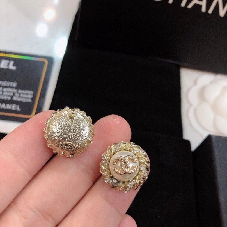Chanel Earrings Bold 223772
