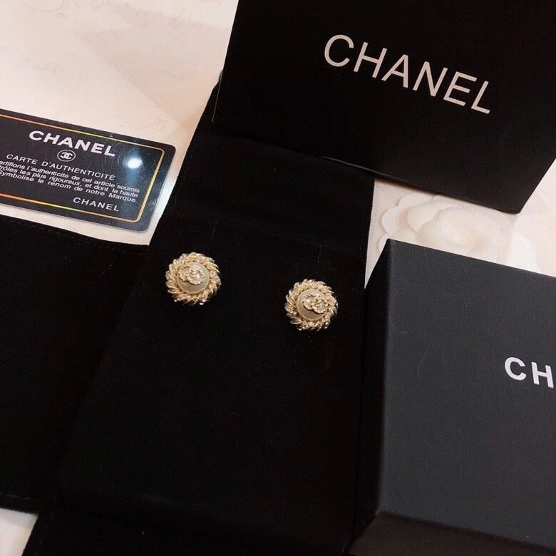 Chanel Earrings Bold 223772