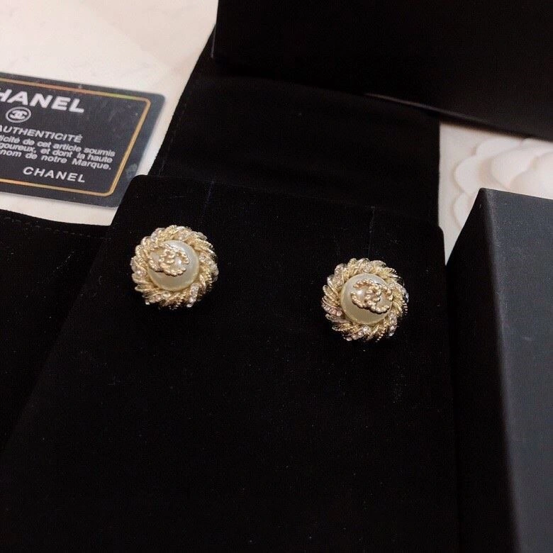 Chanel Earrings Bold 223772