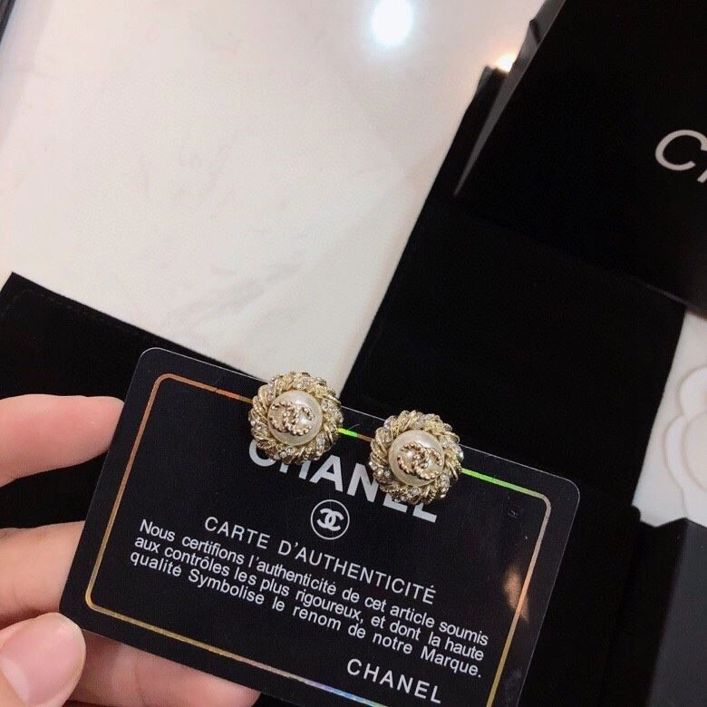 Chanel Earrings Bold 223772