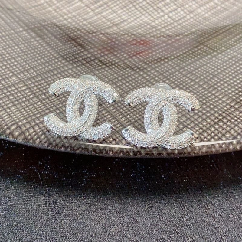 Comfortable Chanel Earrings 223875