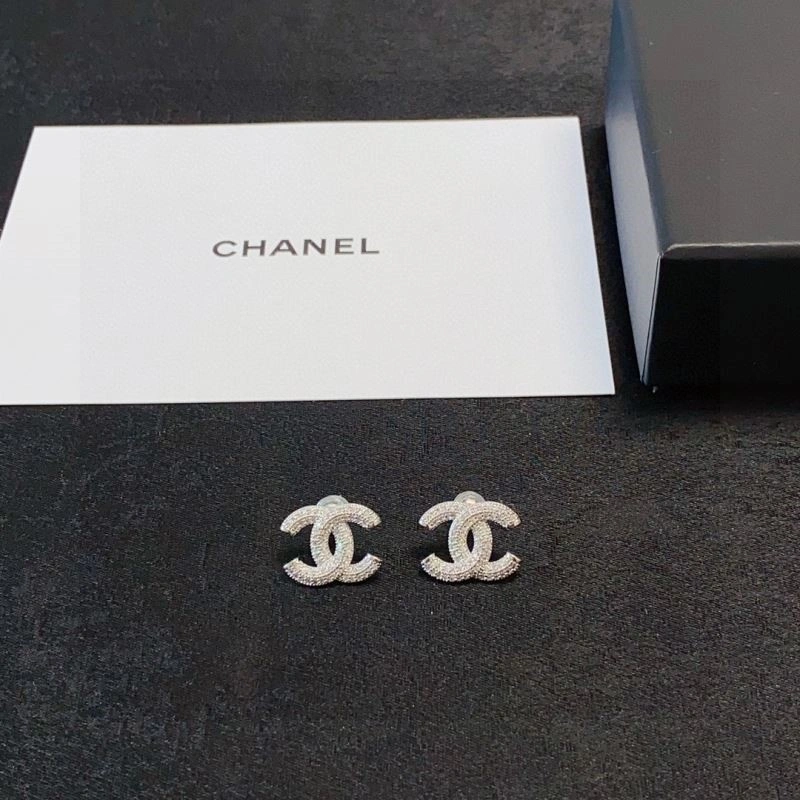 Comfortable Chanel Earrings 223875