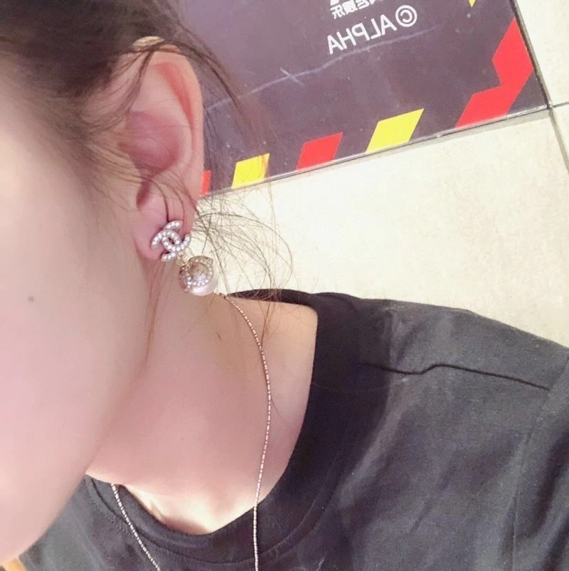 Fashionable Chanel Earrings 223769