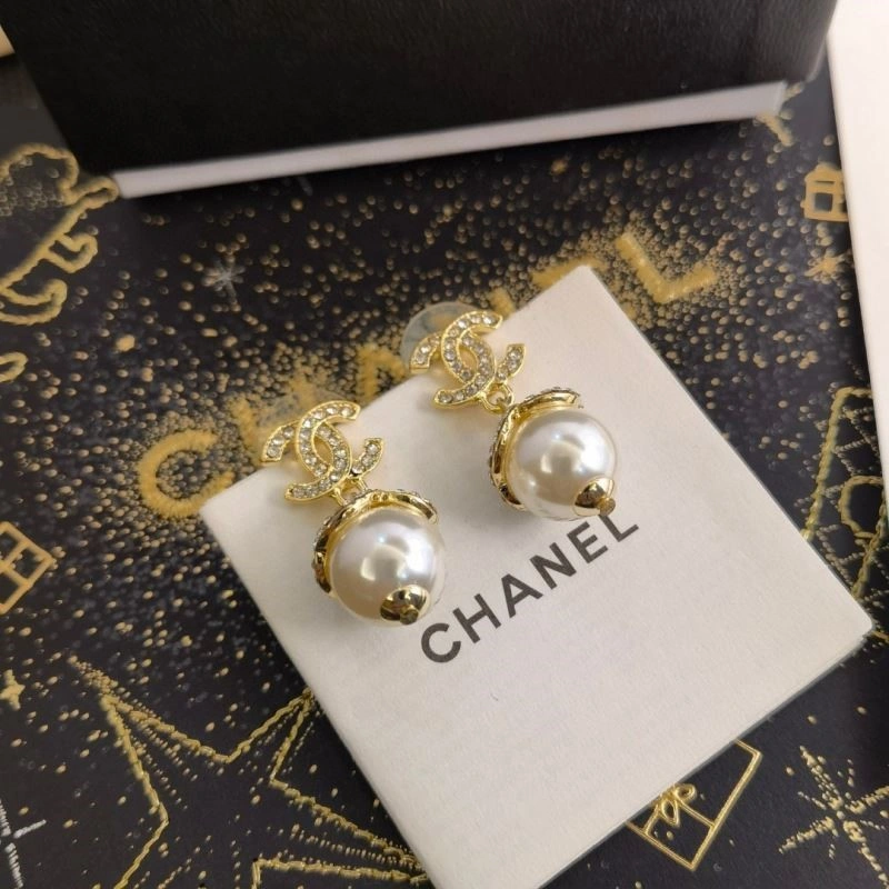 Fashionable Chanel Earrings 223769