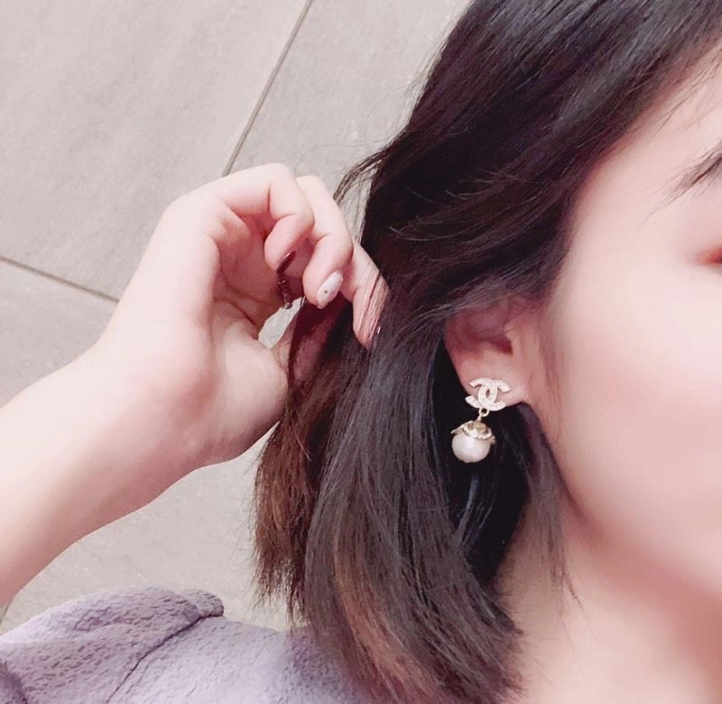 Fashionable Chanel Earrings 223769