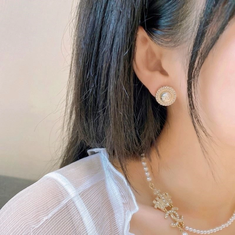 Chanel Earrings Neat 223774