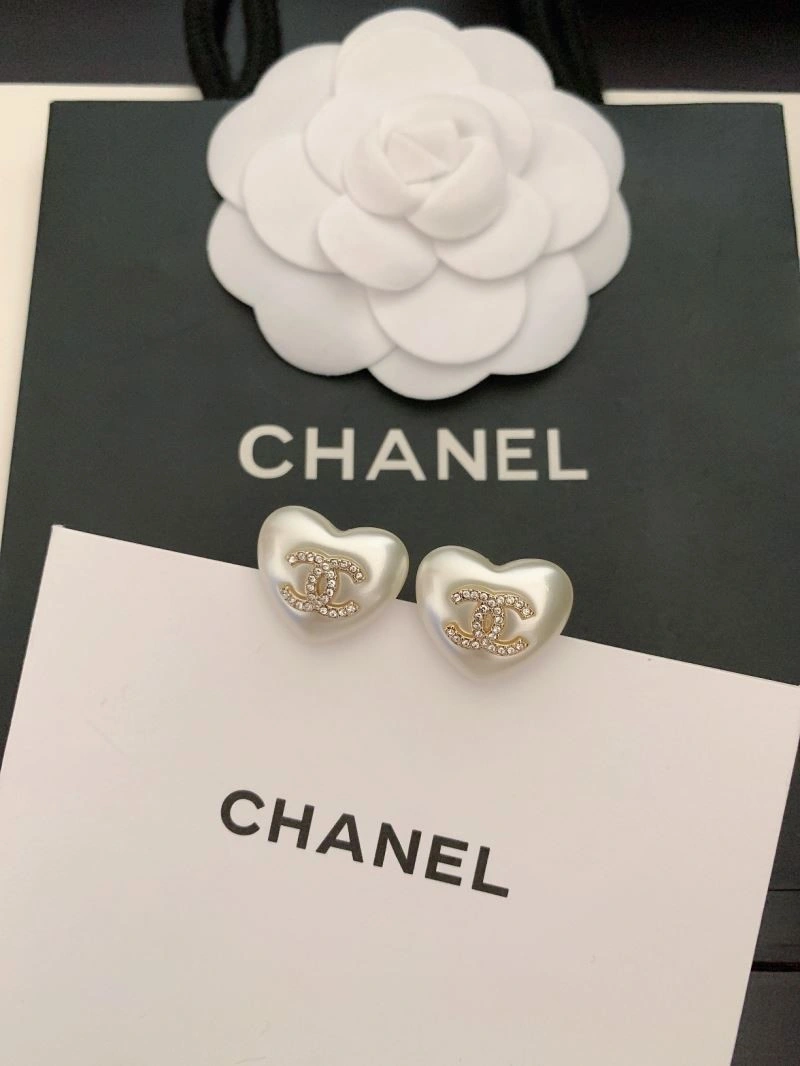Chanel Earrings Compact 223760