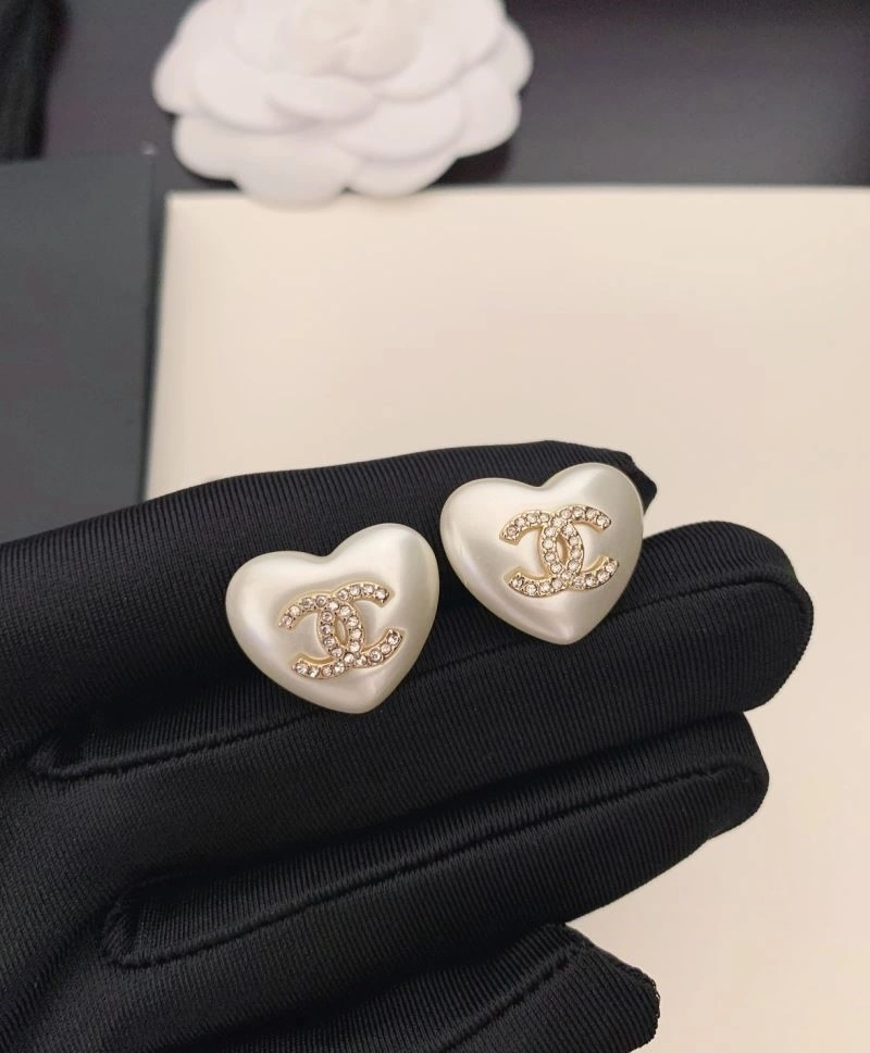 Chanel Earrings Compact 223760