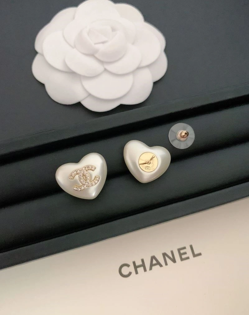 Chanel Earrings Compact 223760