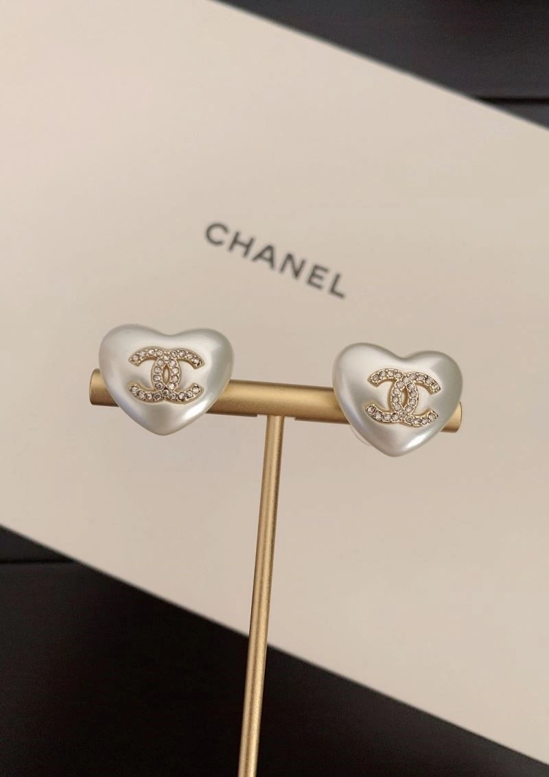 Chanel Earrings Compact 223760