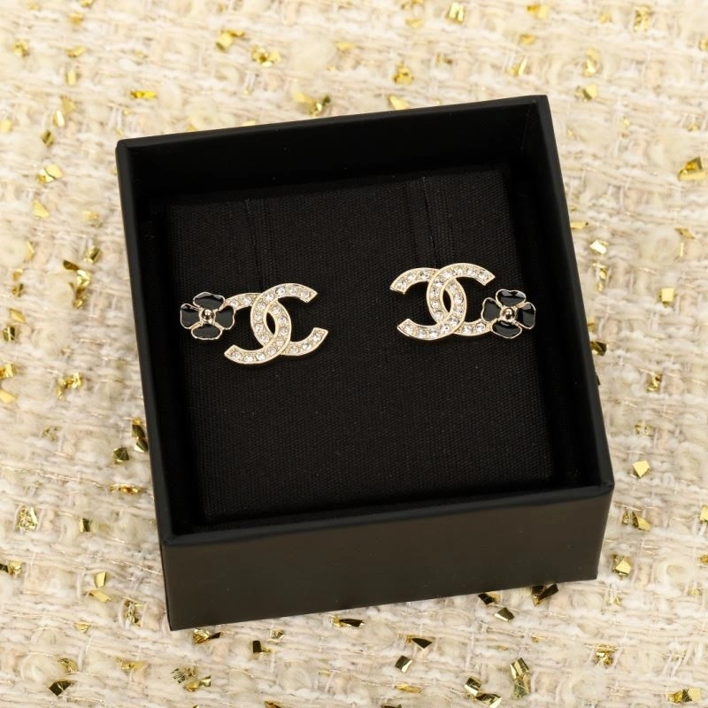 Chanel Earrings Cozy 223723