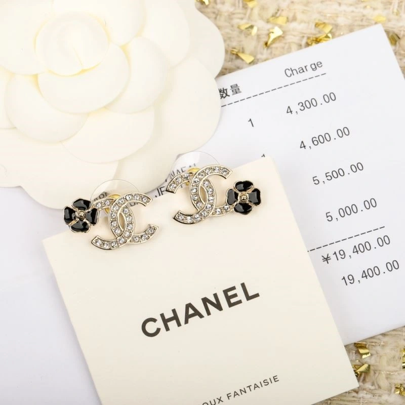Chanel Earrings Cozy 223723