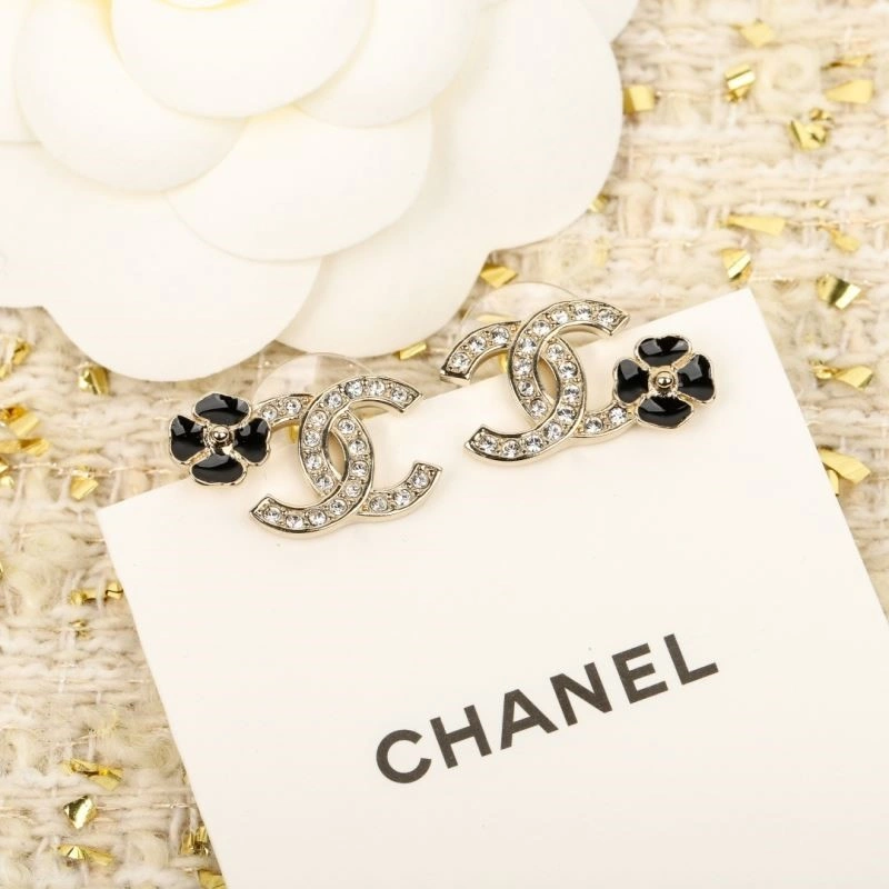 Chanel Earrings Cozy 223723