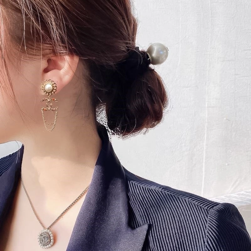 MoistureWicking Chanel Earrings 223721