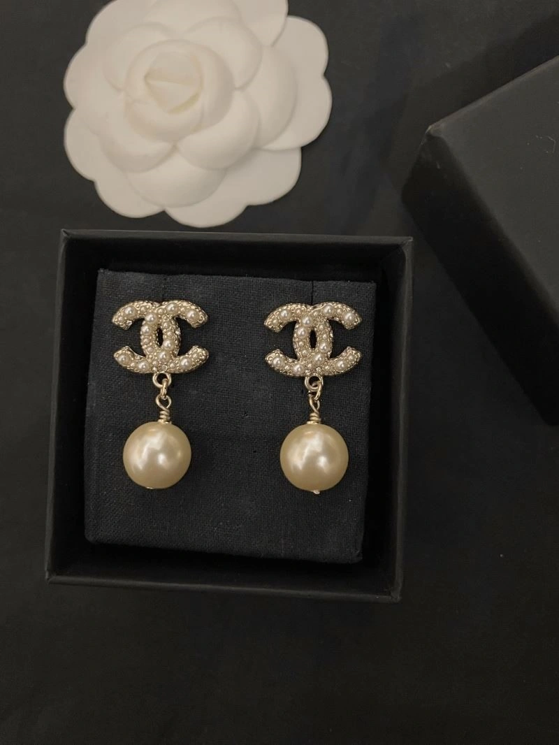 Chanel Earrings FreshLook 223732
