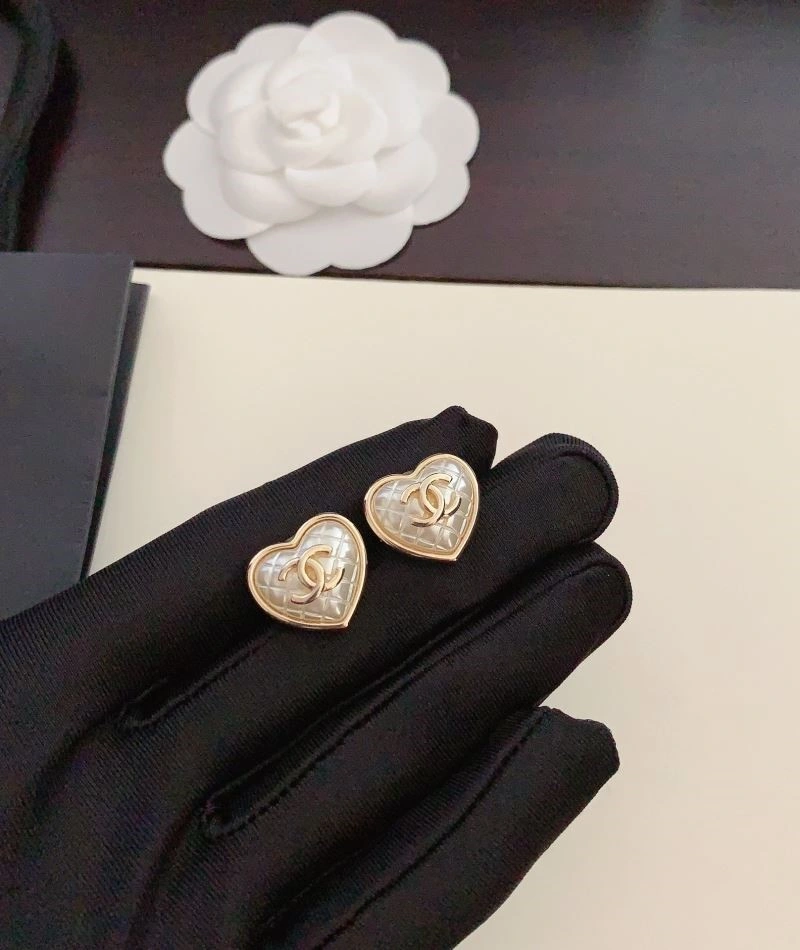 Lightweight Chanel Earrings 223729