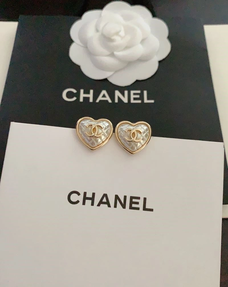 Lightweight Chanel Earrings 223729
