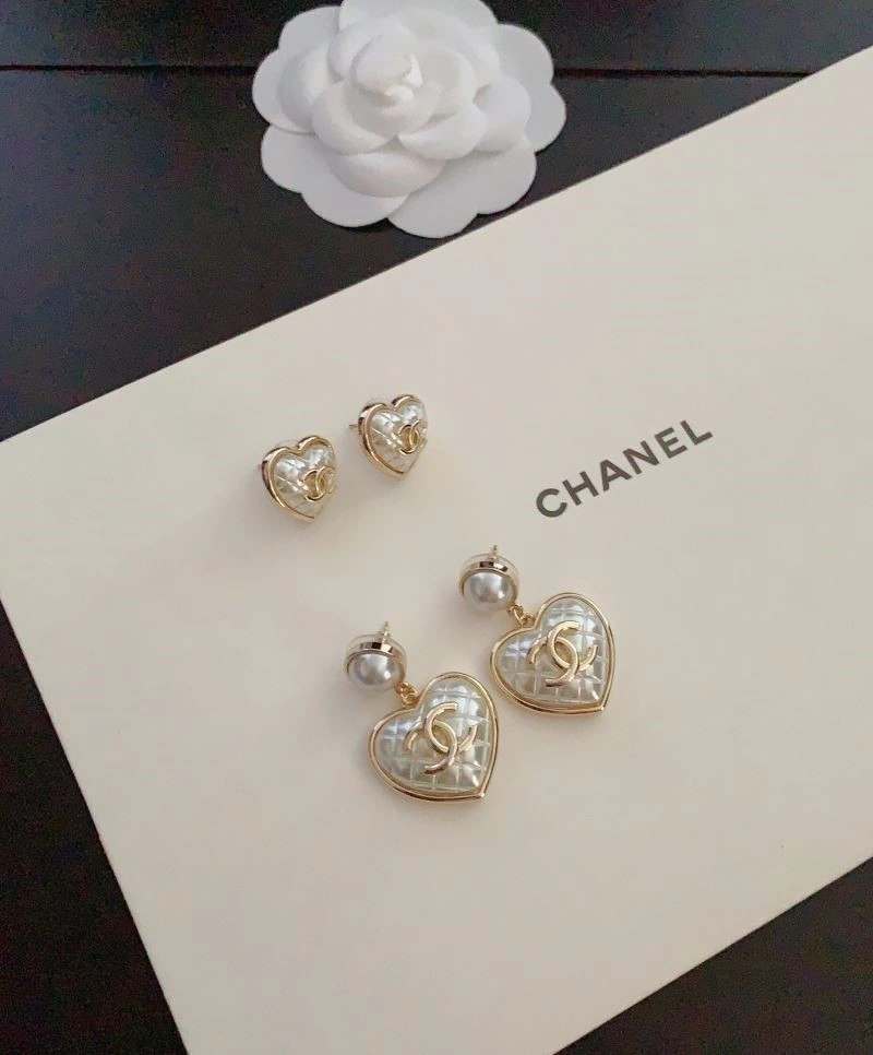 Lightweight Chanel Earrings 223729