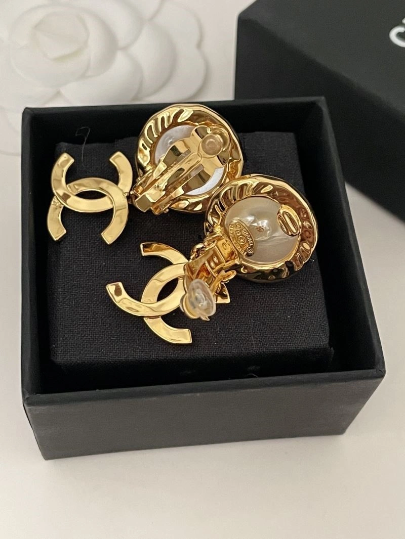 Effortless Chanel Earrings 223726