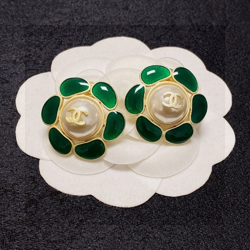 Comfortable Chanel Earrings 223754
