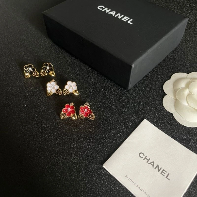 Comfortable Chanel Earrings 223688