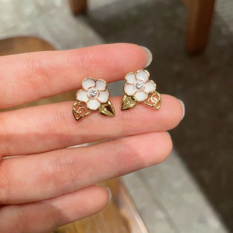 Comfortable Chanel Earrings 223688