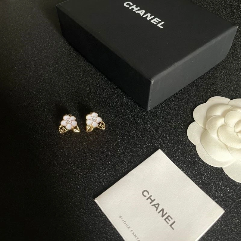Comfortable Chanel Earrings 223688