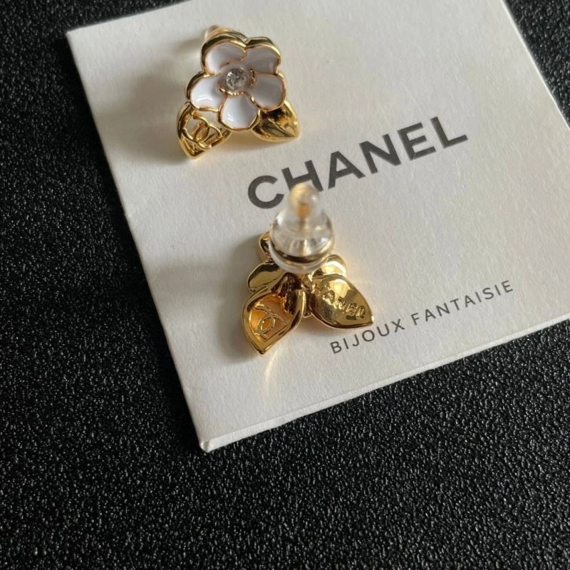 Comfortable Chanel Earrings 223688