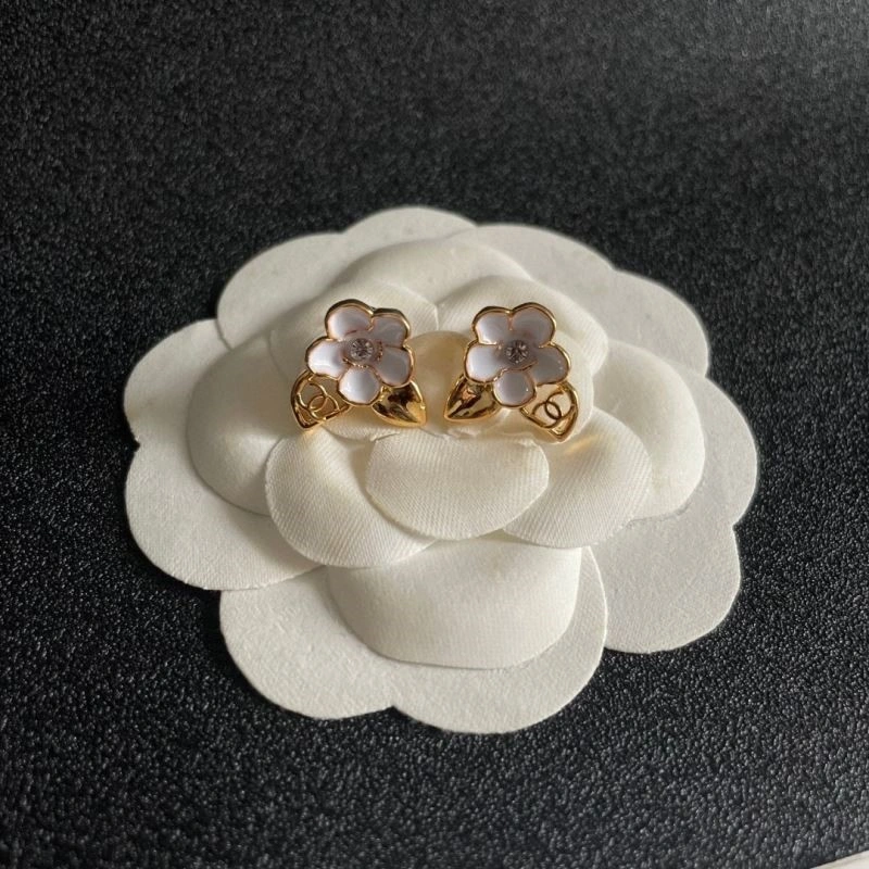 Comfortable Chanel Earrings 223688