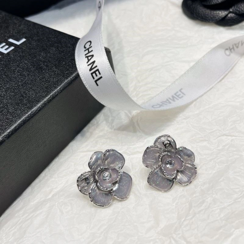 Elegant Chanel Earrings 223680